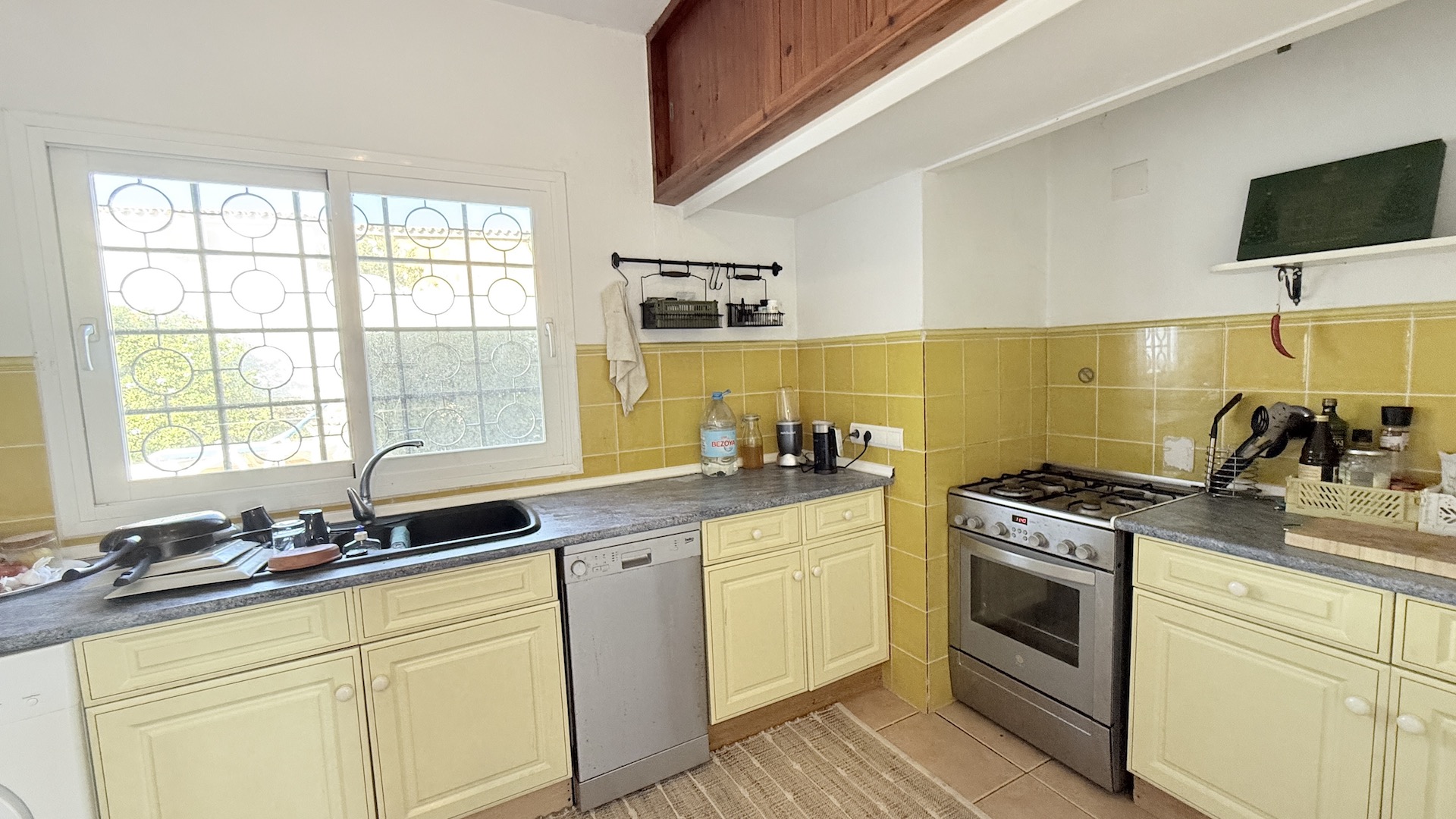 Resa estates ibiza for sale te koop villa huis zwembad san jose kitchen 3.jpeg
